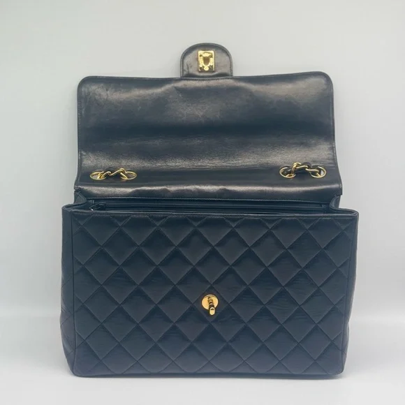 SOLD Chanel Jumbo Single Flap Shoulder Bag with Black Interior Series (96-97) - Picture 4 of 16